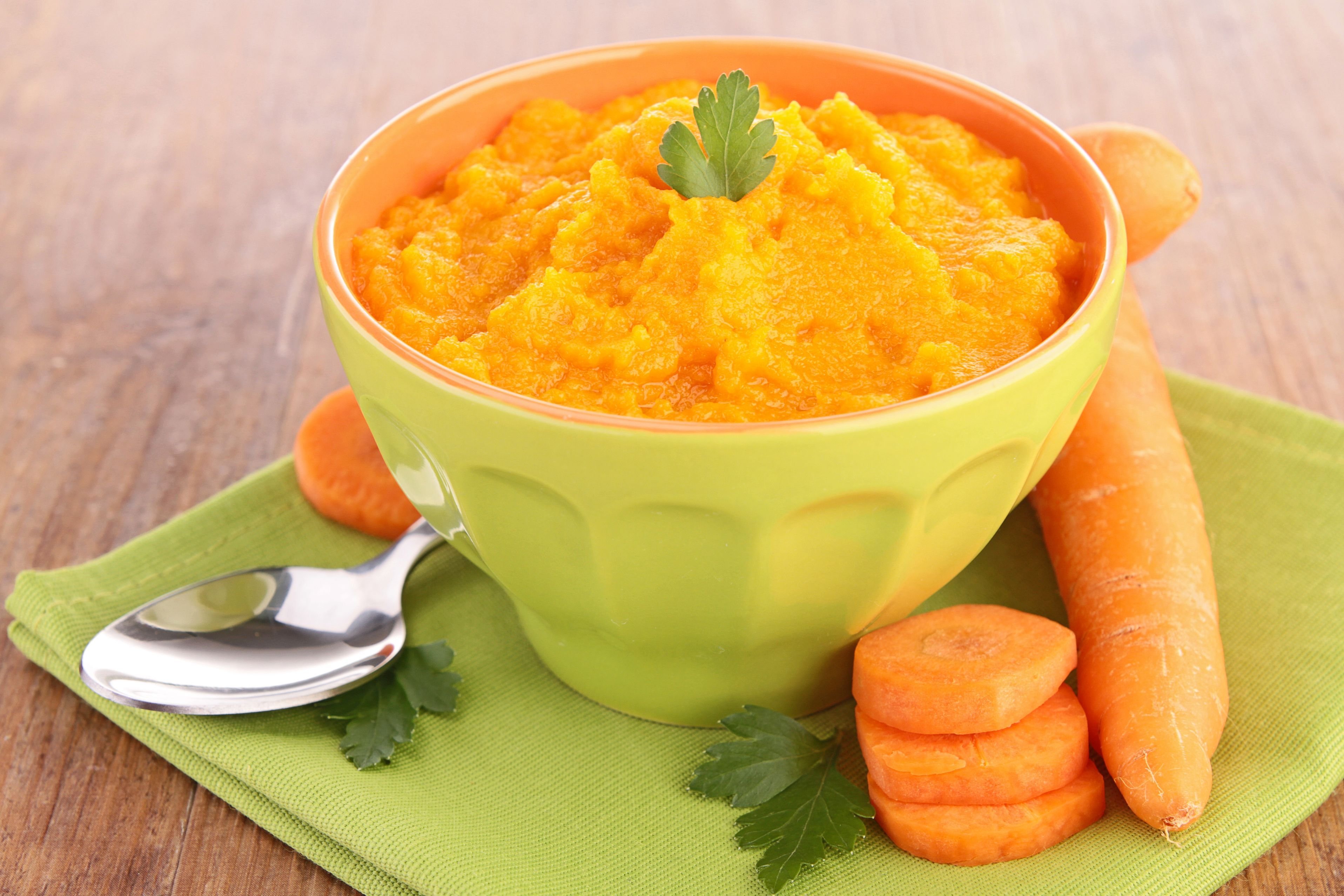 Пюре из тыквы и моркови. Морковно картофельное пюре. Пюре из моркови. Свекольно-морковное пюре. Пюре из моркови и картофеля.
