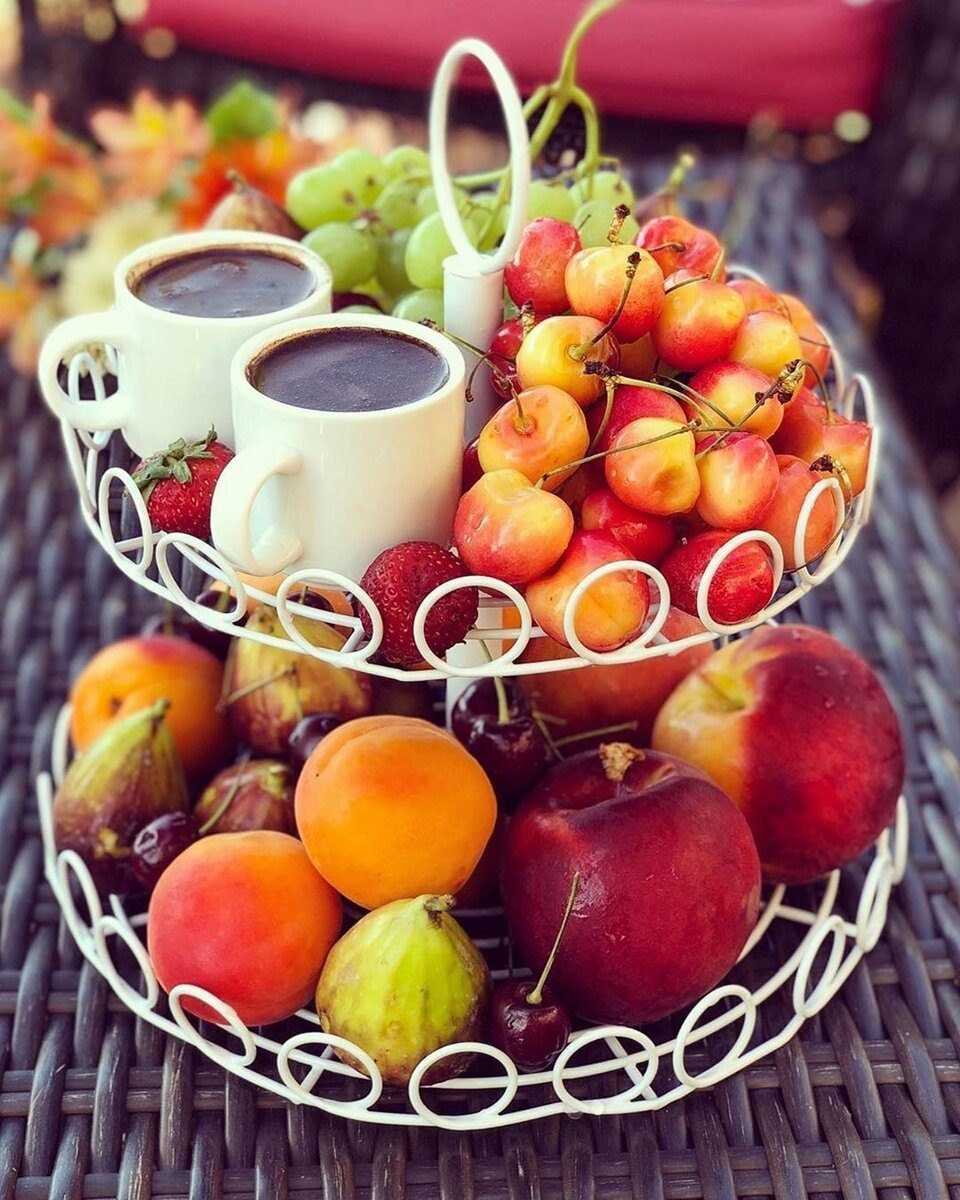 Фруктового утра. Доброе утро фрукты. Фрукты Армении. Доброе летнее утро с фруктами. Хорошего настроения фрукты.