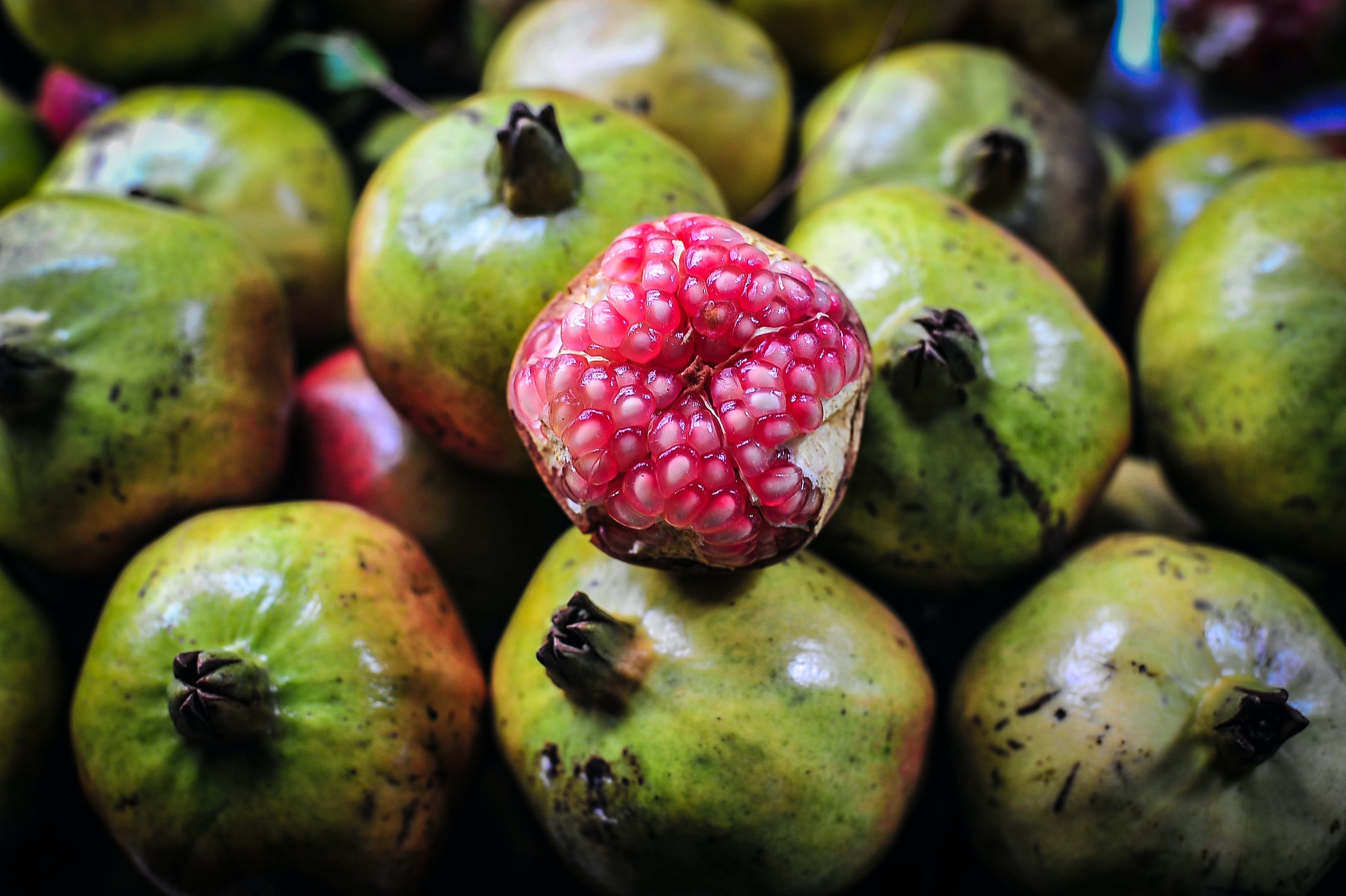 Почему фрукт назвали фруктом. Зеленый фрукт Тайланд. Экзотические фрукты и ягоды. Необычные фрукты. Китайский экзотический фрукт.