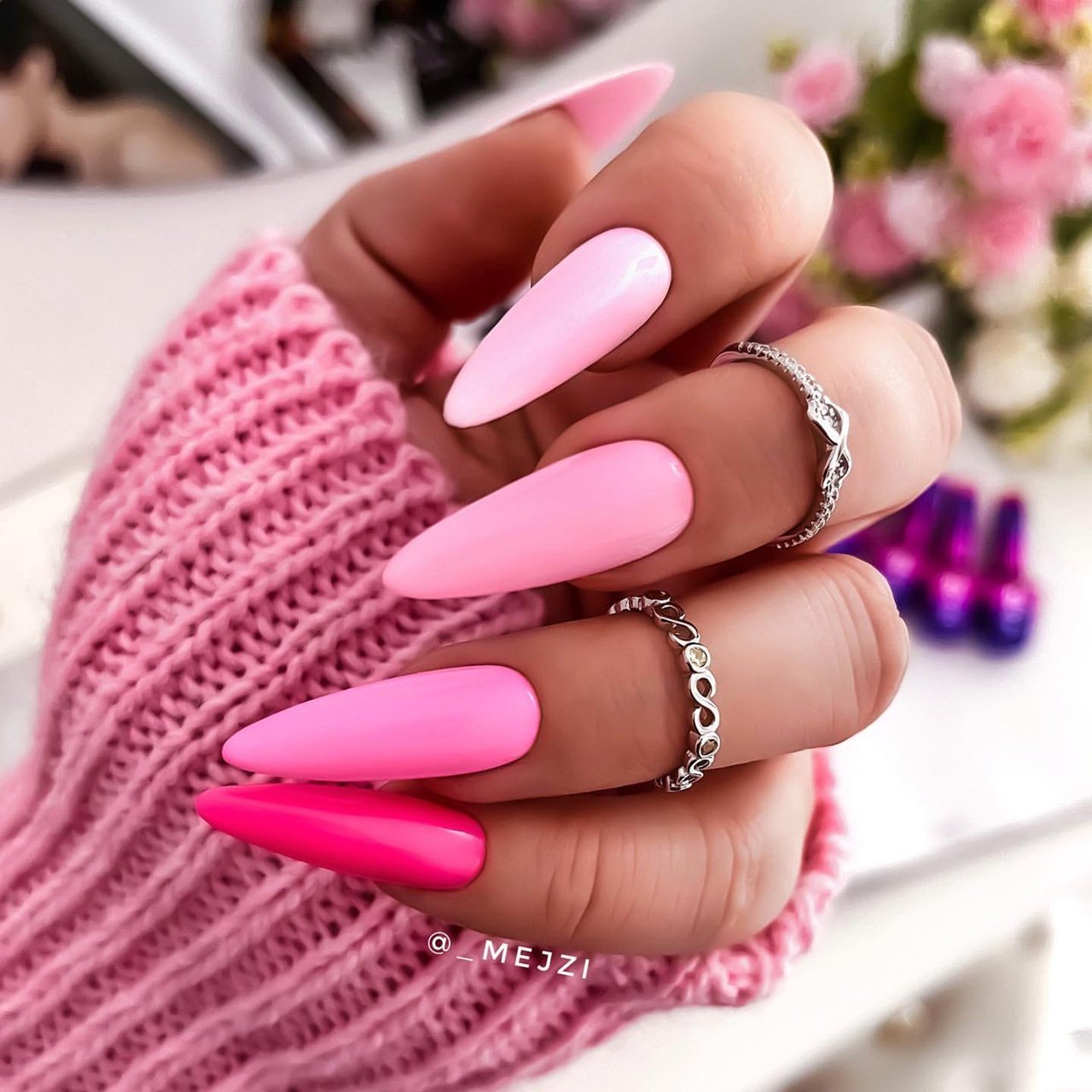Маникюр розовый модные. Розовый маникюр. Модные розовые ногти. Стильный розовый маникюр. Длинные розовые ногти.