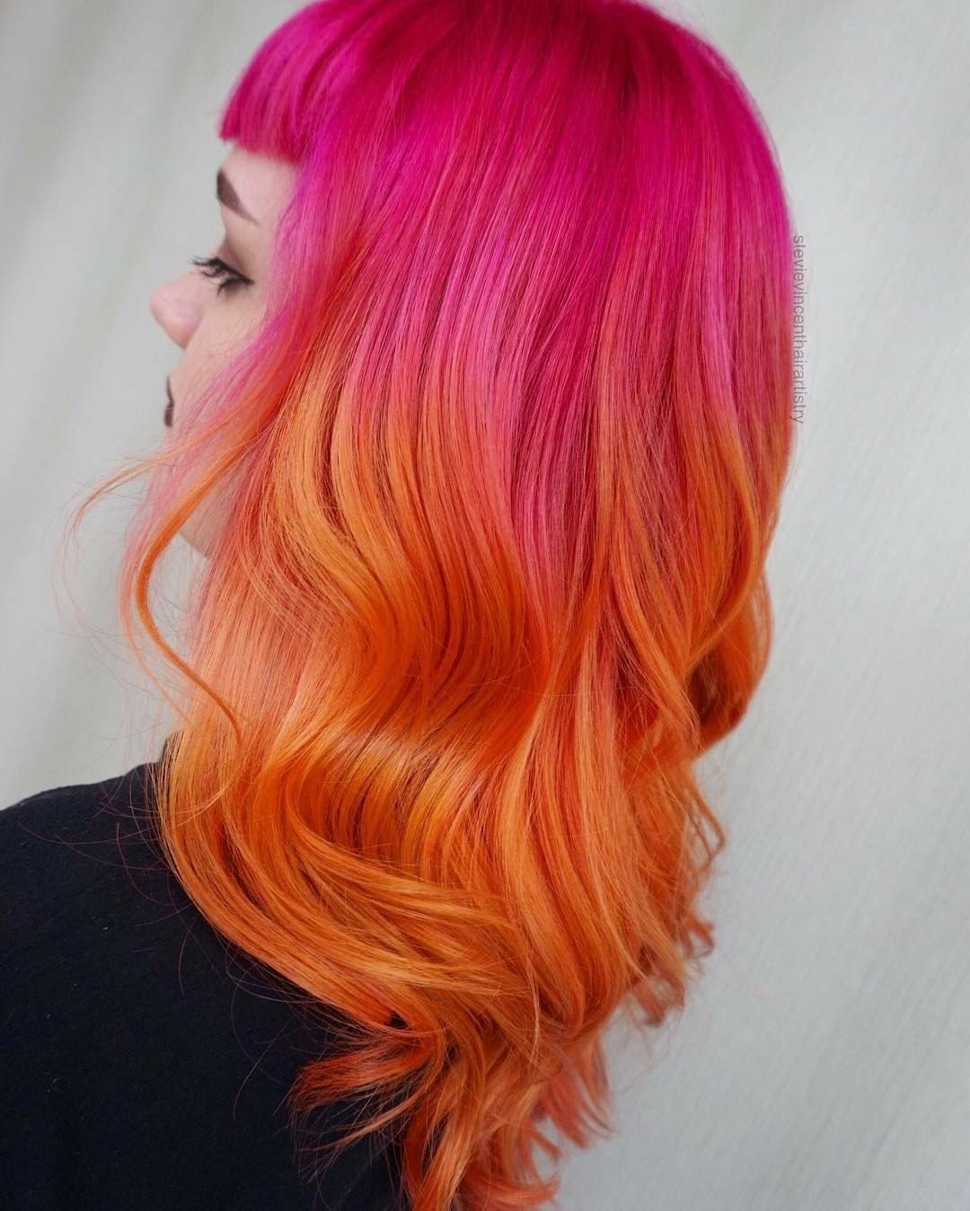 Рыже розовый цвет. Розово оранжевые волосы. Рыже розовые волосы. Розово оранжевое окрашивание волос. Рыже розовый цвет волос.