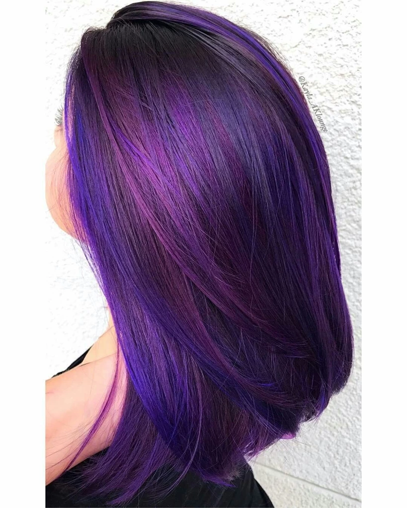 Фиолетовый вб. Фиолетовые пряди. Фиолетовое окрашивание волос. Фиолетовый цвет волос. Фиолетовые волосы окрашивание на темные волосы.